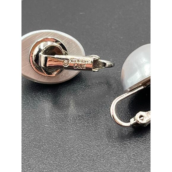 Kenneth Jay lane Faux Gray Pearl Clip on Silver tone Vintage Signed Earrings - Picture 5 of 8